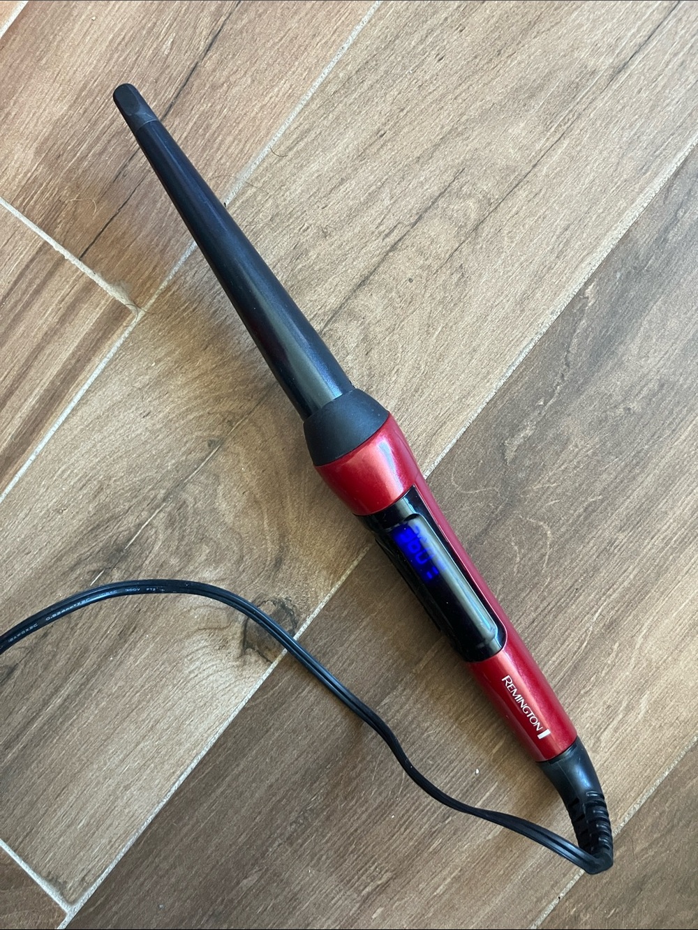 Remington Red and Black Tapered Curling Wand